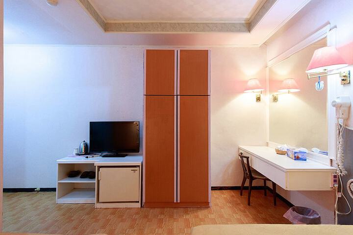 Room 38 of 68