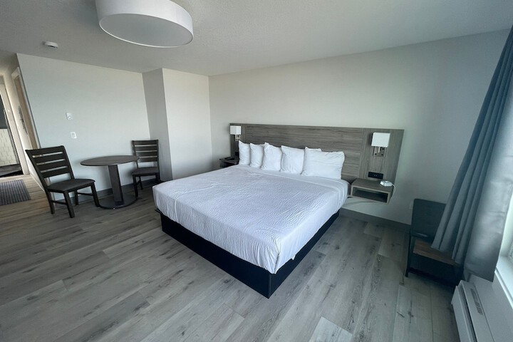 Room 33 of 134