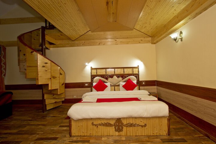 Room 13 of 26