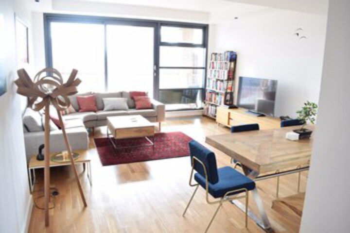 Room 10 of 17