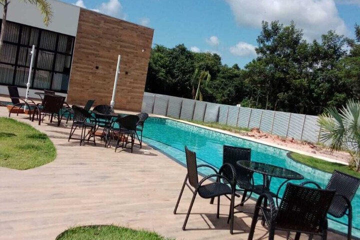 Pool 28 of 51