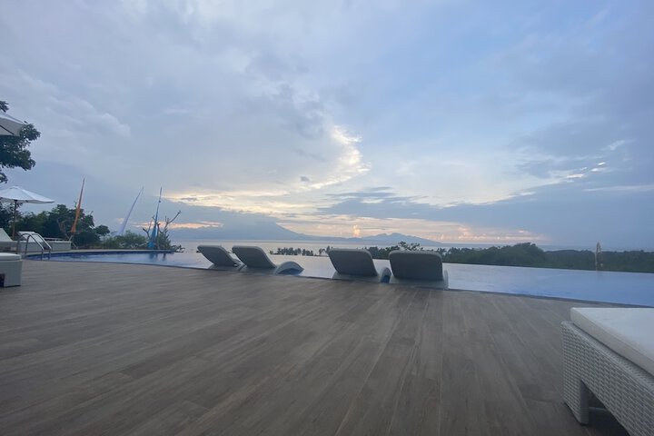 Pool 10 of 17