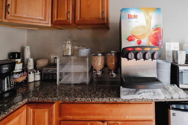Breakfast area
