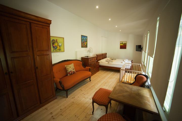 Room 17 of 35