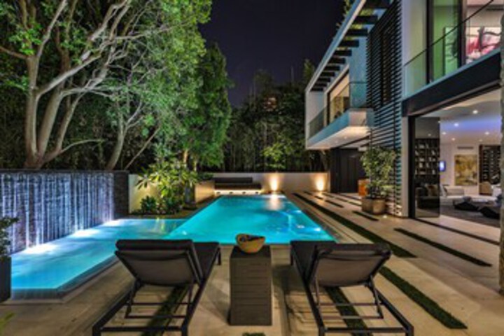 Pool 25 of 41