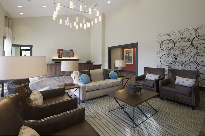 Lobby lounge