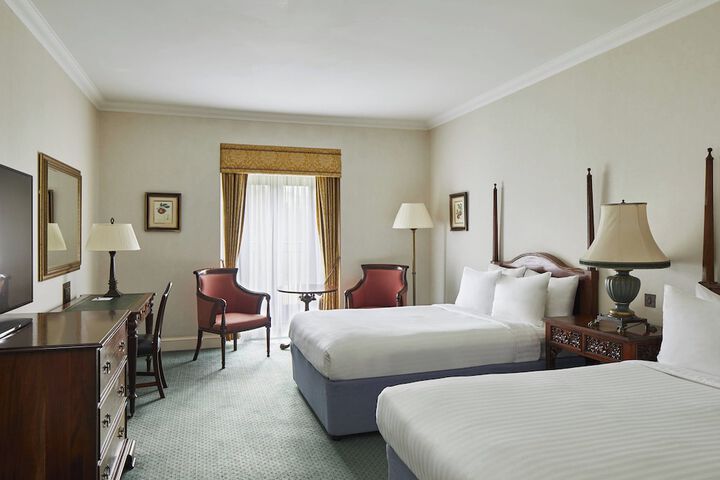 Room 4 of 63