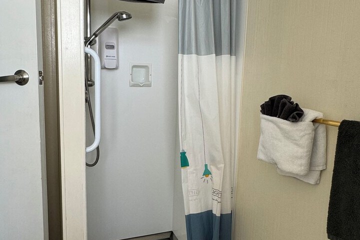 Room 21 of 33