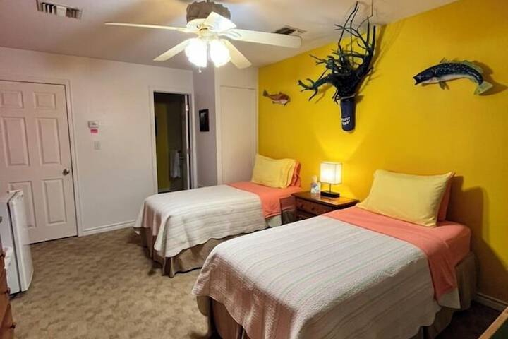 Room 2 of 17