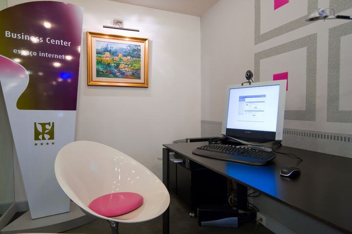 Business Center 65 of 73