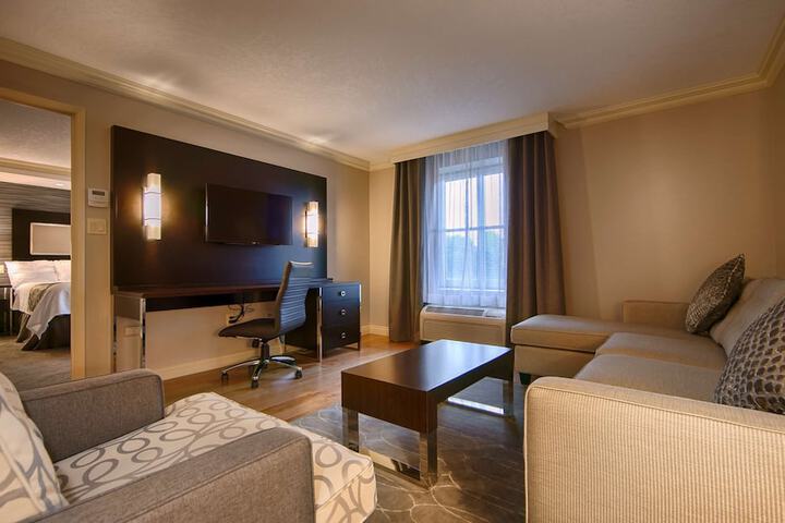 Room 10 of 44