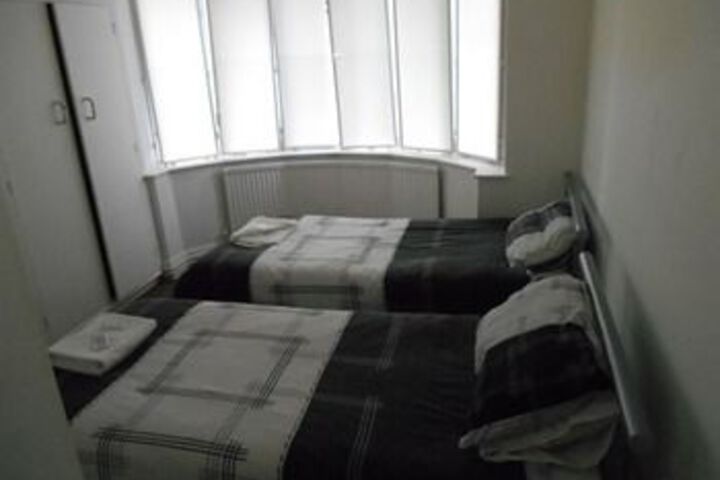 Room 6 of 7