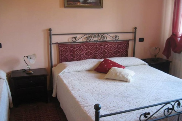 Room 8 of 34