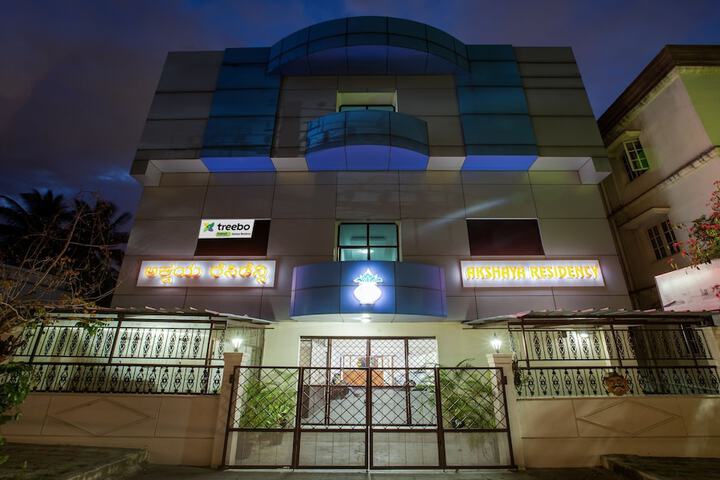 Hotel 37 of 38