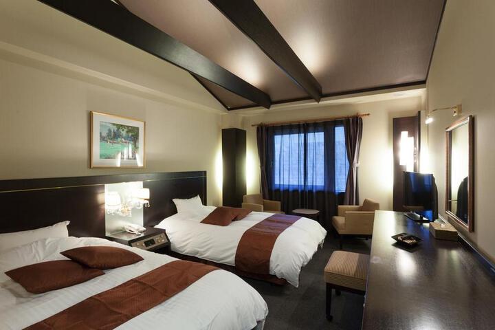 Room 30 of 43