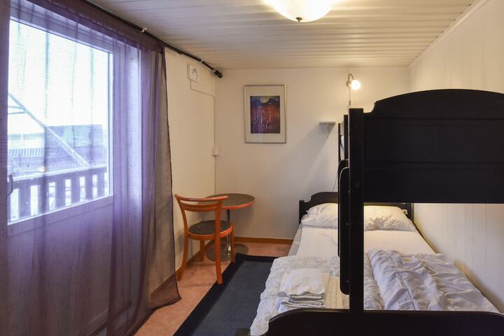 Room 15 of 94