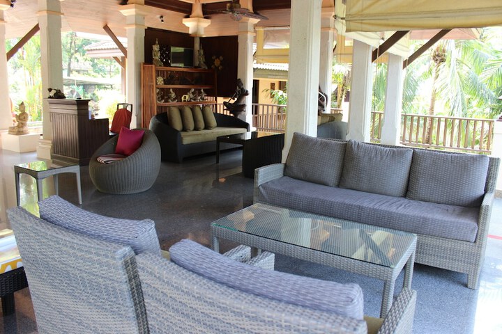 Entrance & Lobby