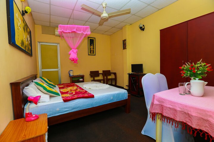 Room 3 of 18