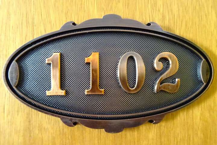Room 100 of 442