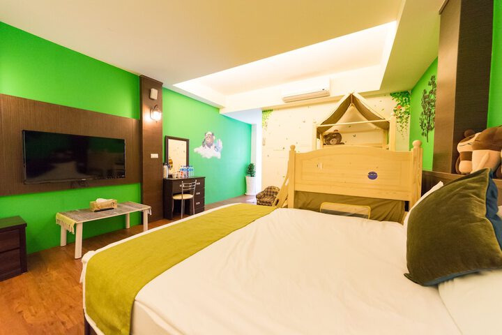 Room 5 of 38