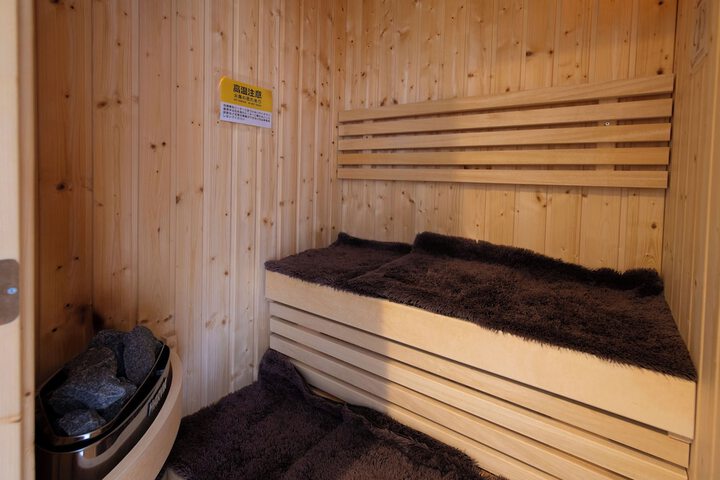 Room 16 of 22