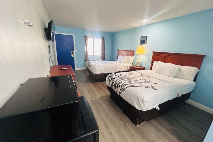 Room 18 of 33