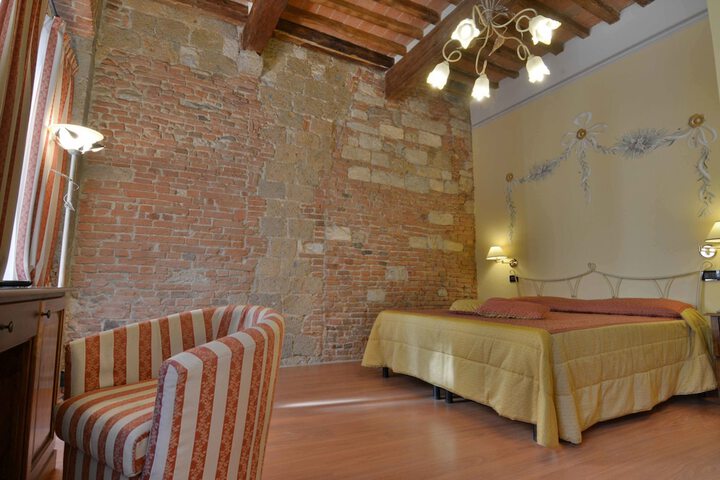 Room 13 of 102