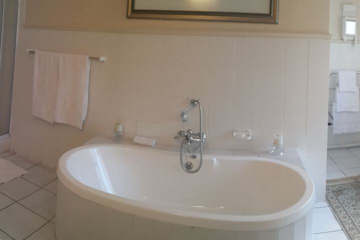 Room 5 of 150