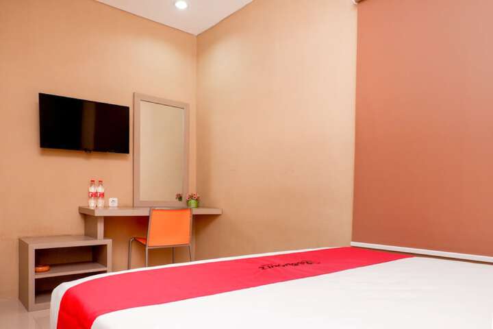 Room 5 of 11