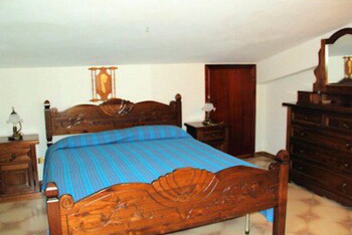 Room 28 of 40