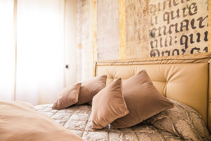 Room 3 of 21