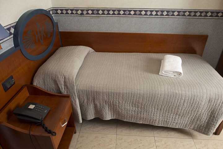 Room 10 of 79