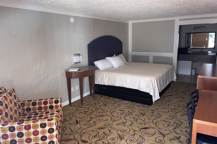 Room 10 of 21