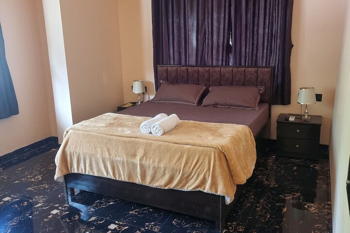 Room 3 of 16