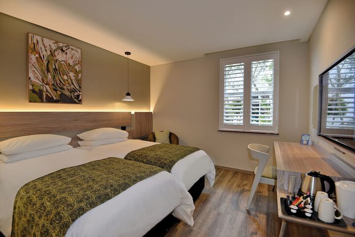 Room 7 of 25