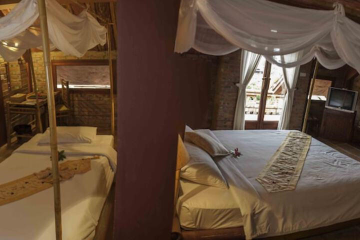 Room 4 of 95