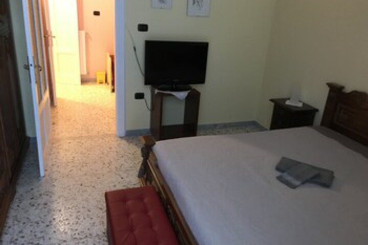 Room 16 of 27