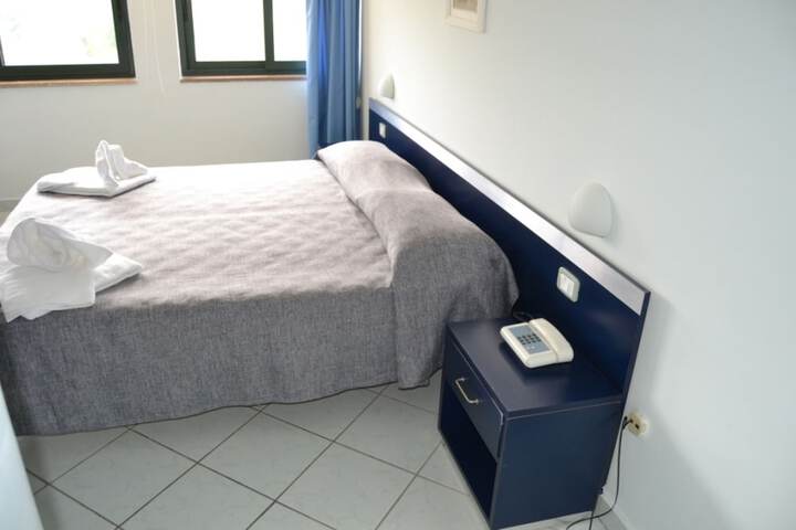 Room 12 of 50
