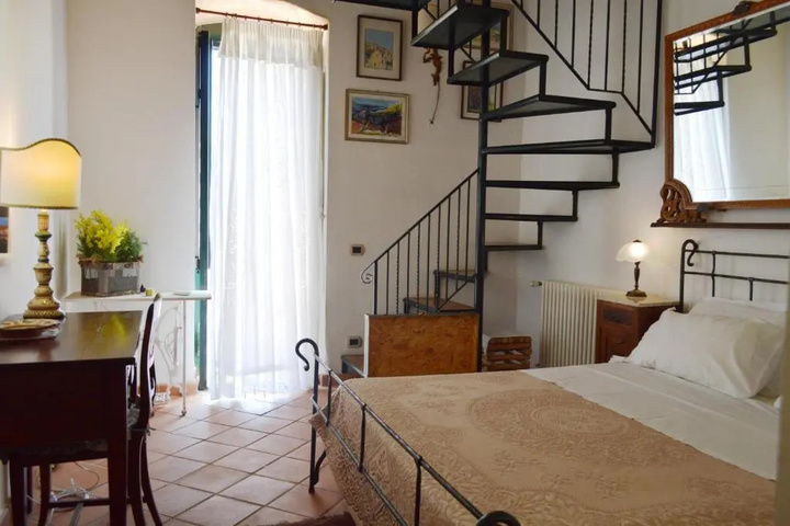 Room 2 of 46