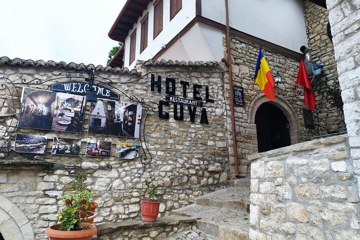 Guva Mangalem in Berat