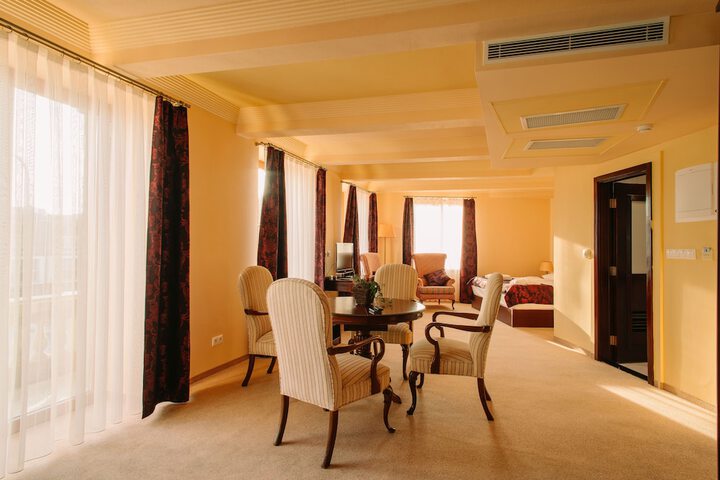 Room 12 of 60