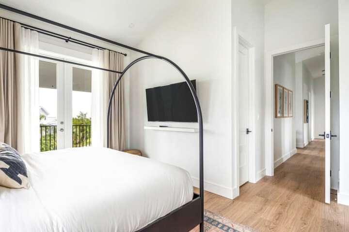 Room 27 of 60