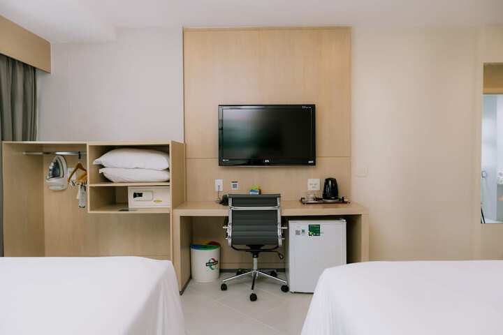 Room 36 of 92