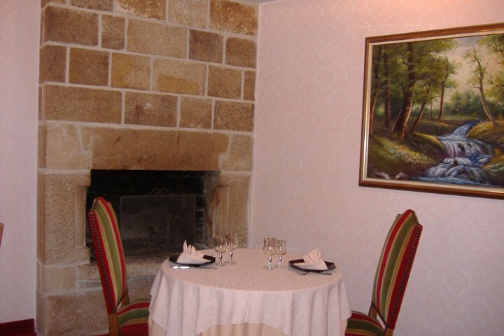 Dining 31 of 39