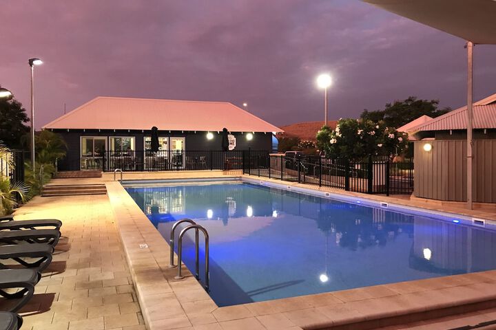 Pool 10 of 23