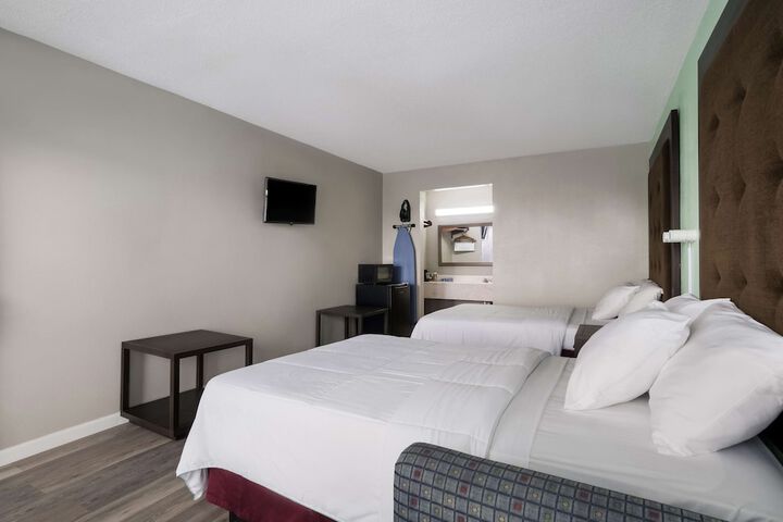 2 Double Beds (3 of 11)