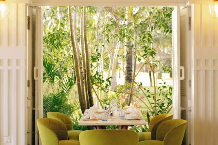 Dining 103 of 148