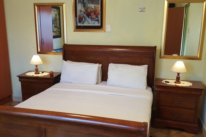 Room 6 of 38
