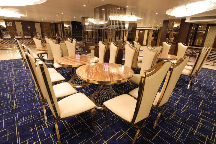 Ballroom/Hall 43 of 82