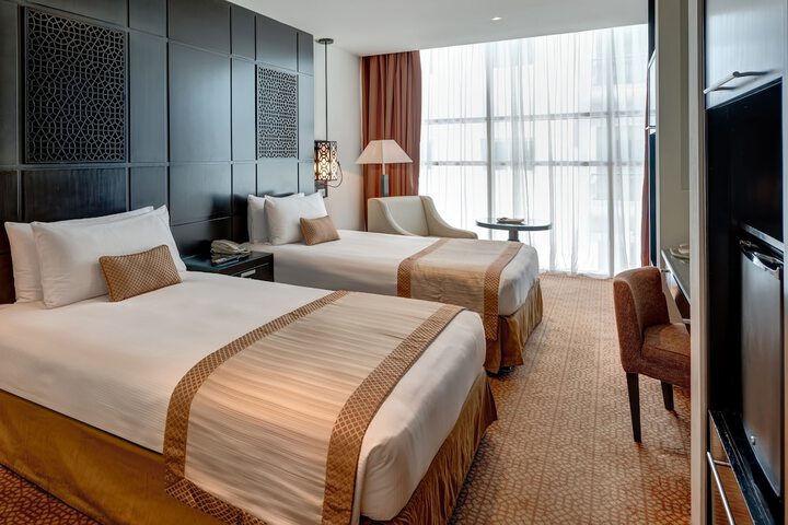 Room 104 of 211